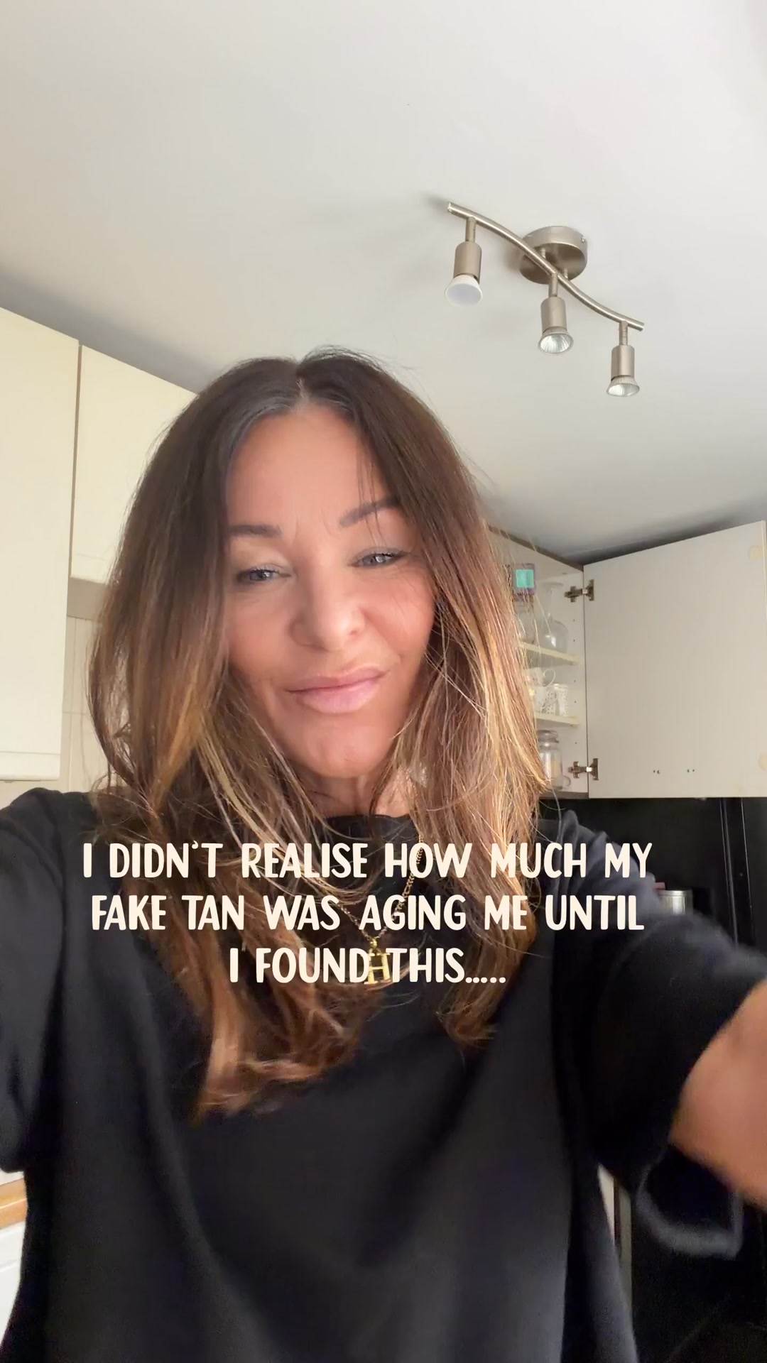Hattie uses Tanya Whitebits Hyaluronic Face Tan Serum