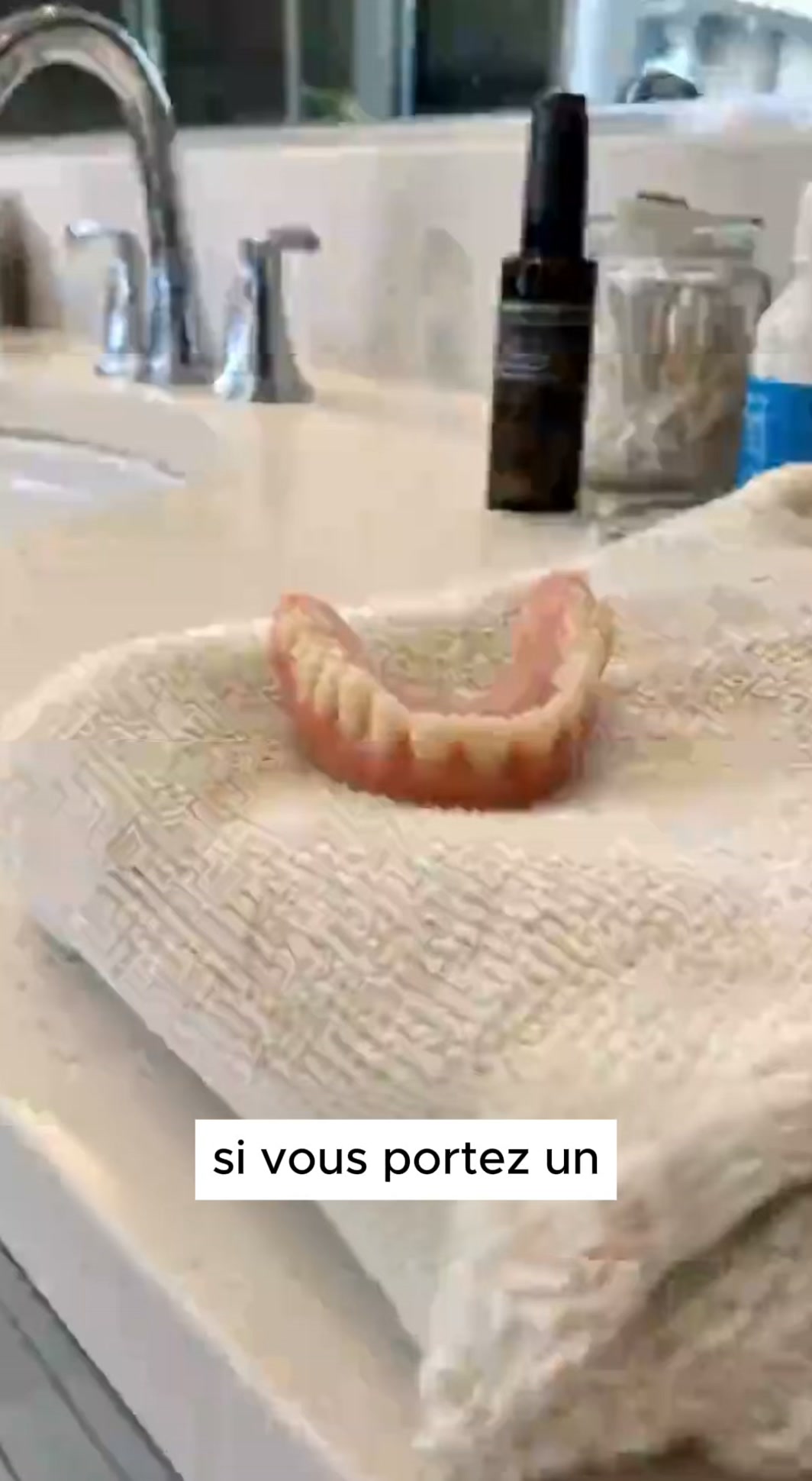 Gel de rebasage pour dentier du bas