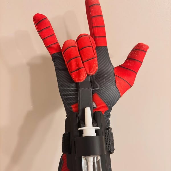 3D Printed Web Shooter x2, Functional Water Spray, Cosplay Prop, Superhero Costume Gift