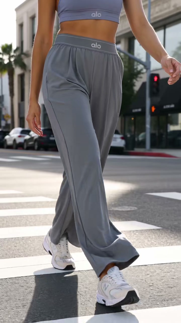 THE PANTS YOU’LL WANT TO LIVE IN.