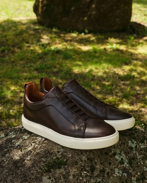 Anúncio de LLOYD Shoes