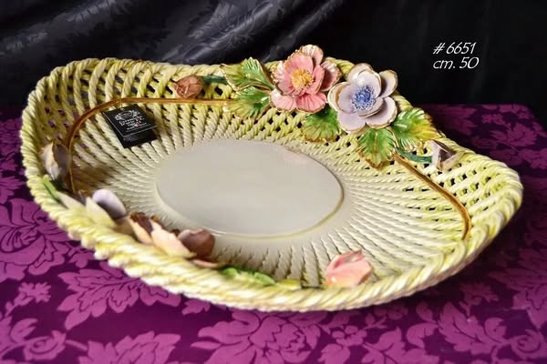 Wspaniały dekoracyjny kosz ceramiczny do jadalni