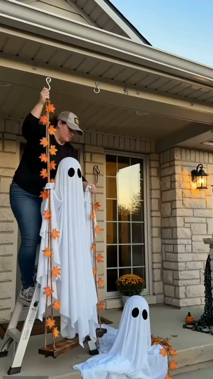 Free ShippingLight-Up Maple Ghost Swing Halloween Decoration
