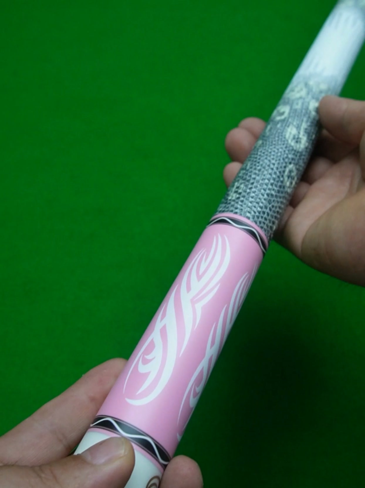 30-Day Return Guarantee Carbon Fiber Cue