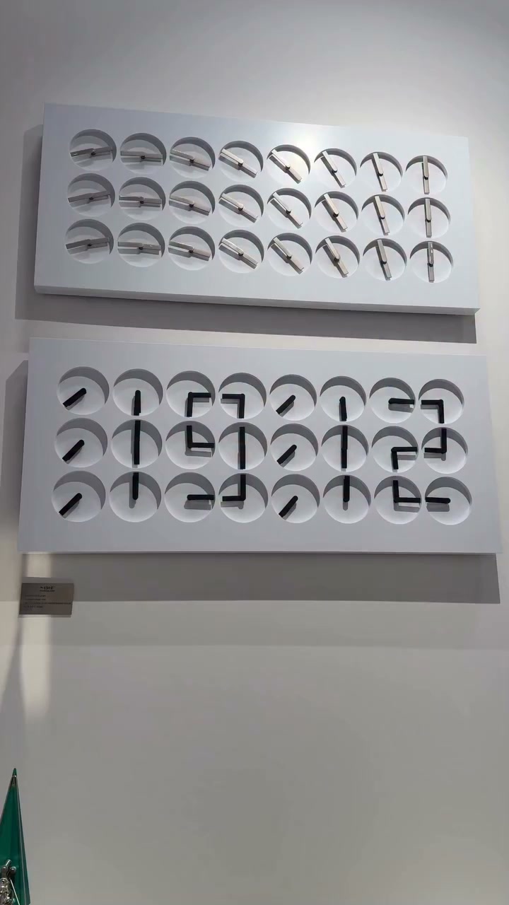 Time in Motion – Kinetic Wall Clock That Turns Minutes into Art