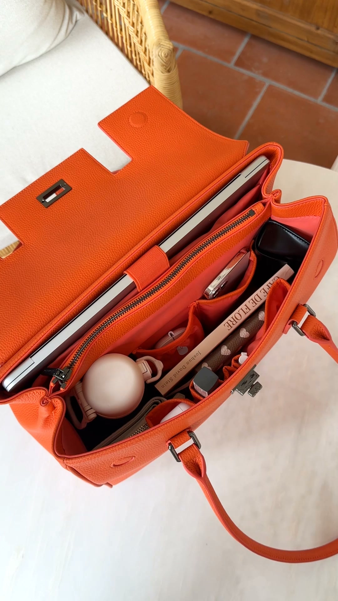 Die ultimative Business-Tote Jolene