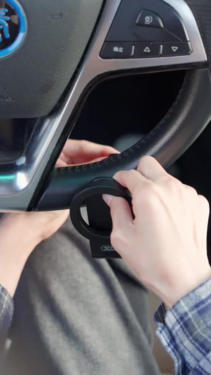 Smart Drivers Are Ditching Suction Cup Phone Mounts