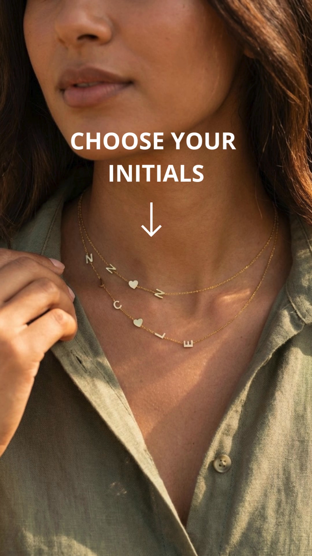 Personalized necklace with side letters