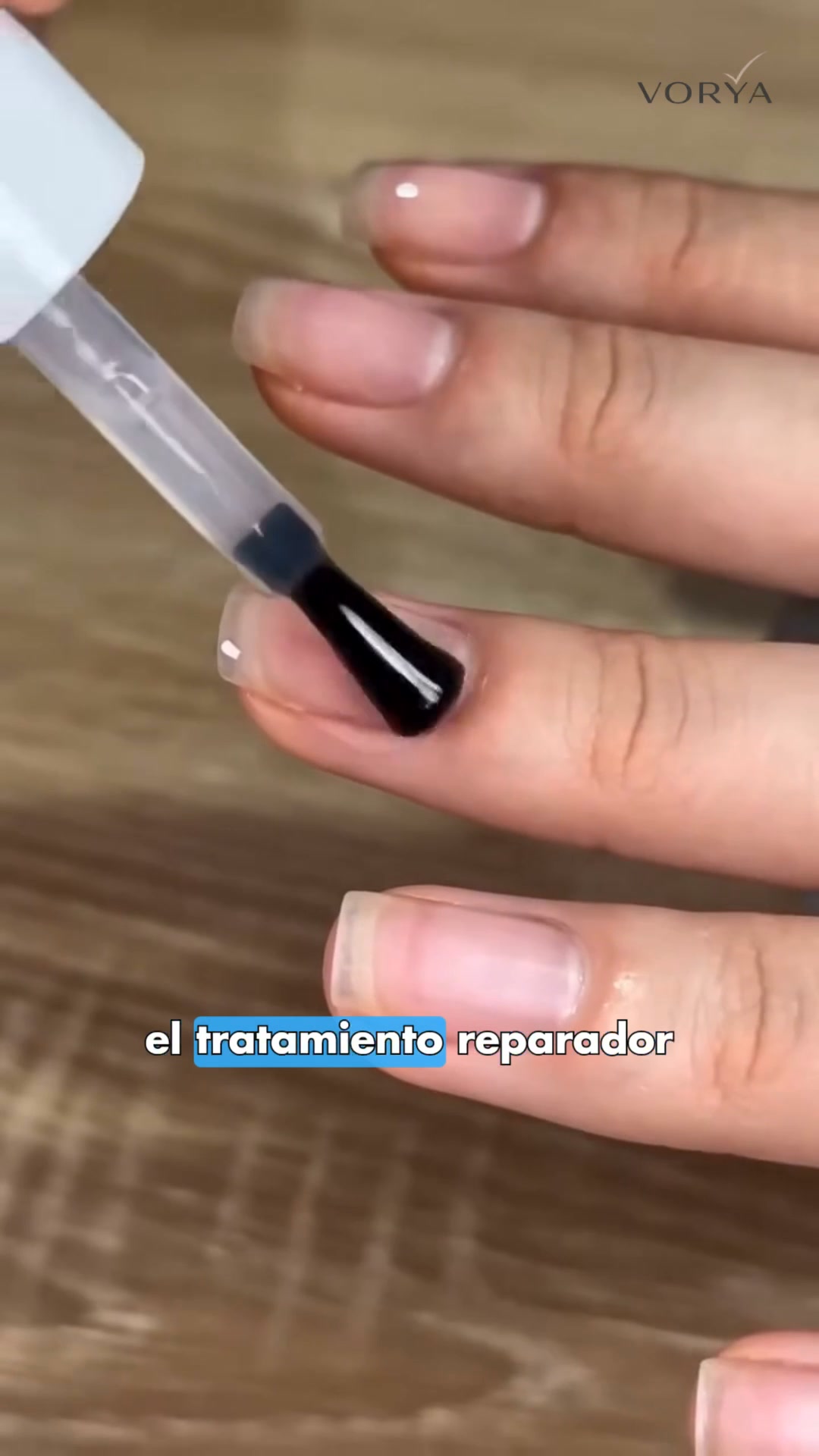 Uñas secas, débiles, quebradizas o que se rompen con facilidad.
