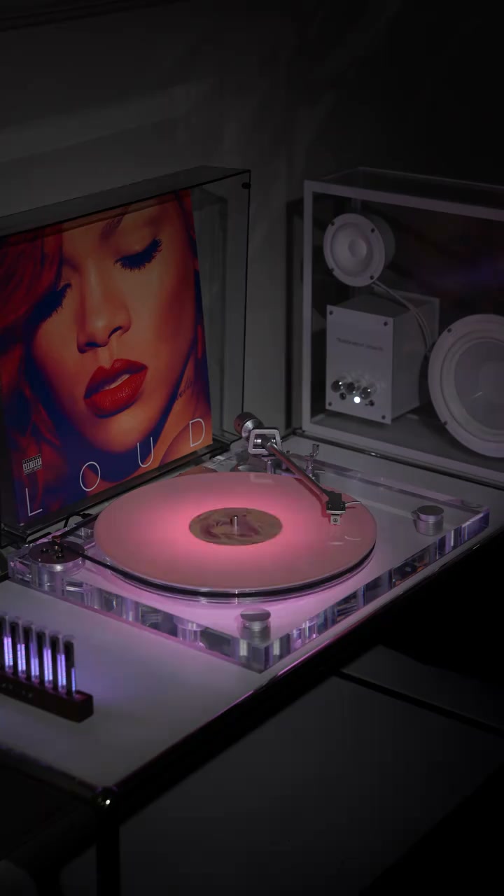 Transparent acrylic turntable — Bluetooth 5.3 + RCA, classic and modern in one