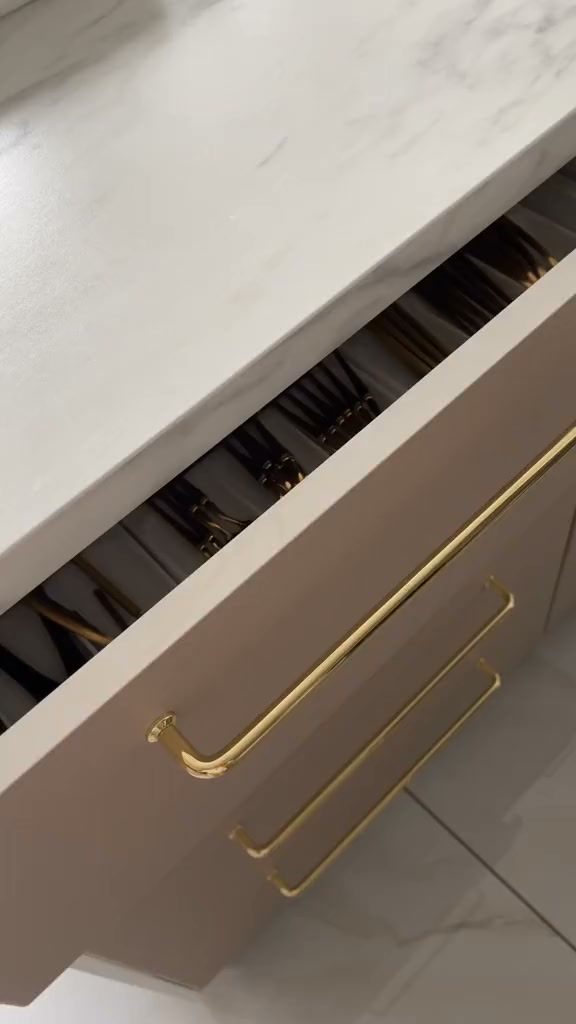 Elegante bestekset 1+1 GRATIS