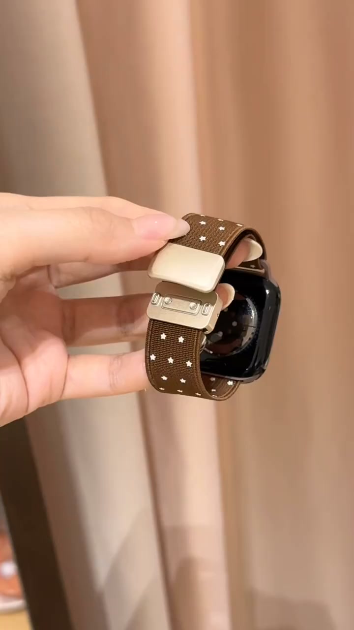 Cutest Polka Dot Apple Watch Strap!