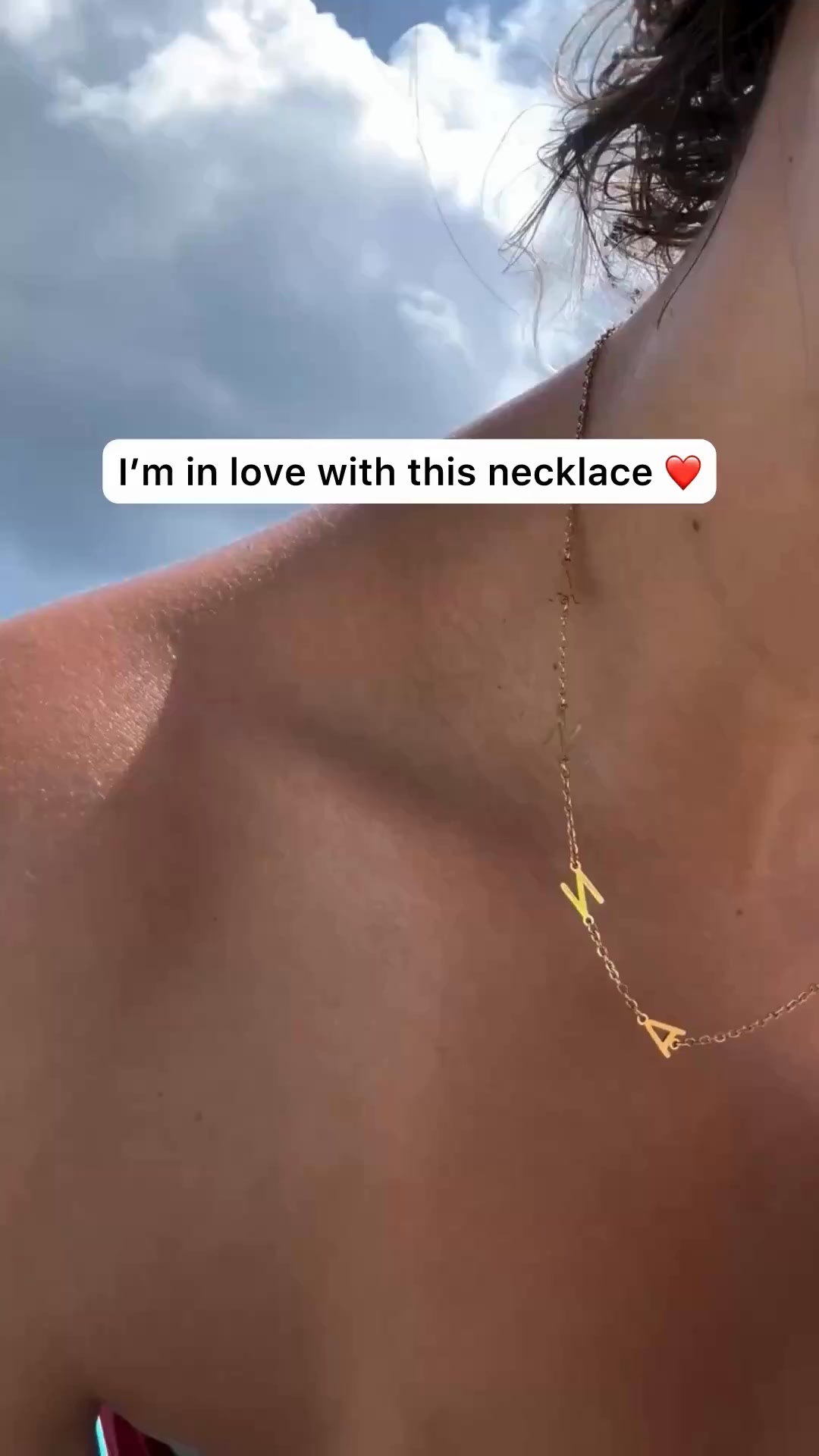 Personalized necklace with side letters
