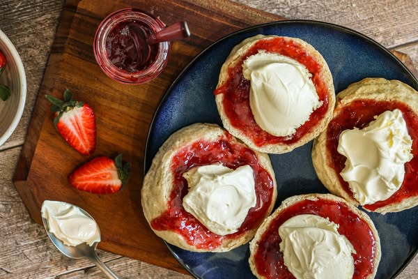 Gift a Proper Cream Tea
