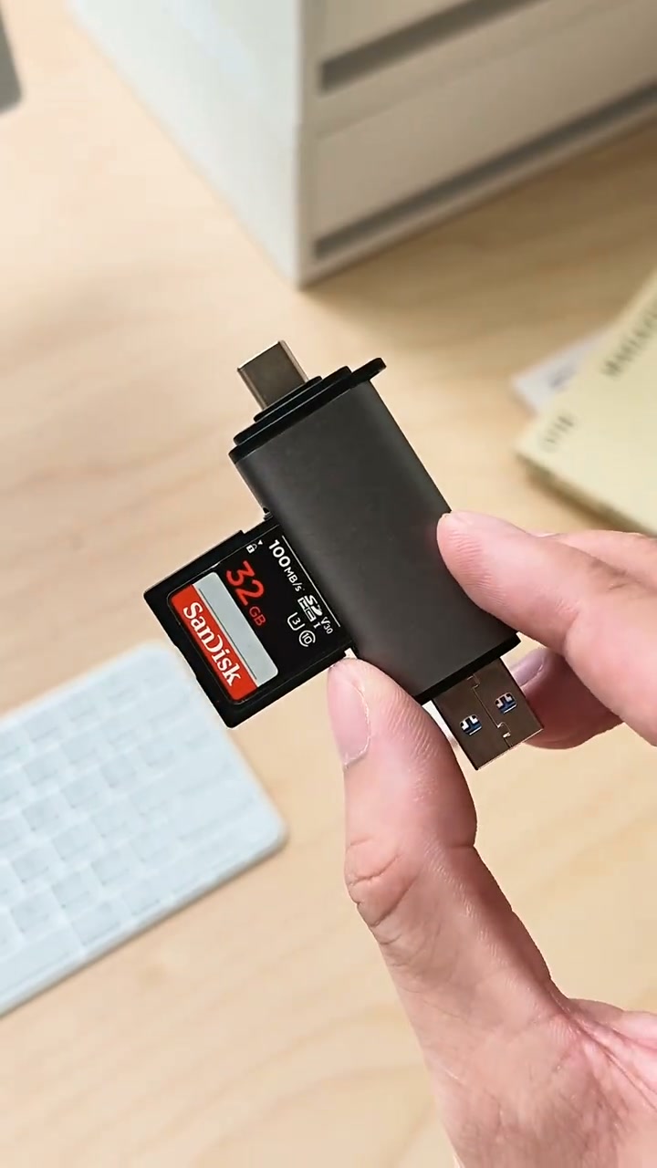 SD Card Reader, 2 in 1 SD 3.0 Card Reader 5Gbps Photographers