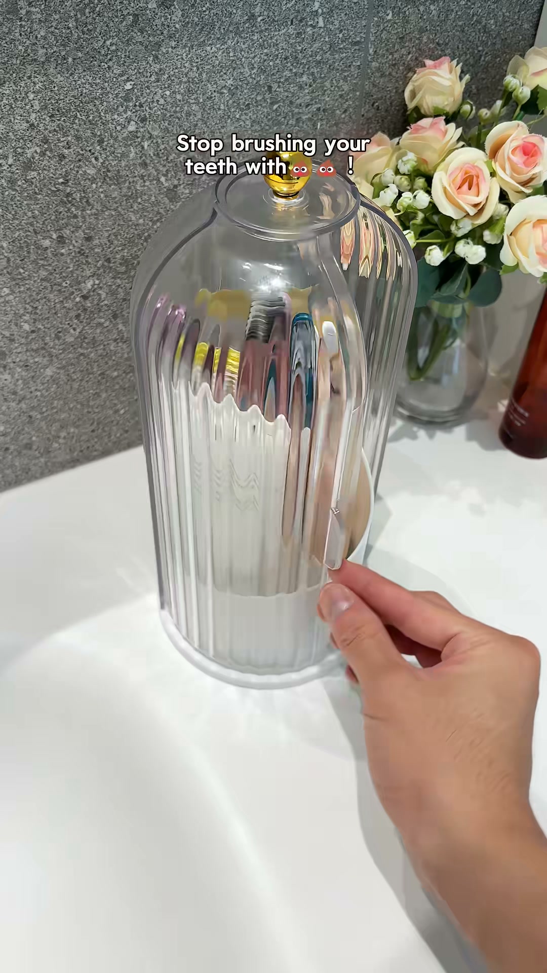 Covered Dust‑Proof Brush Holder