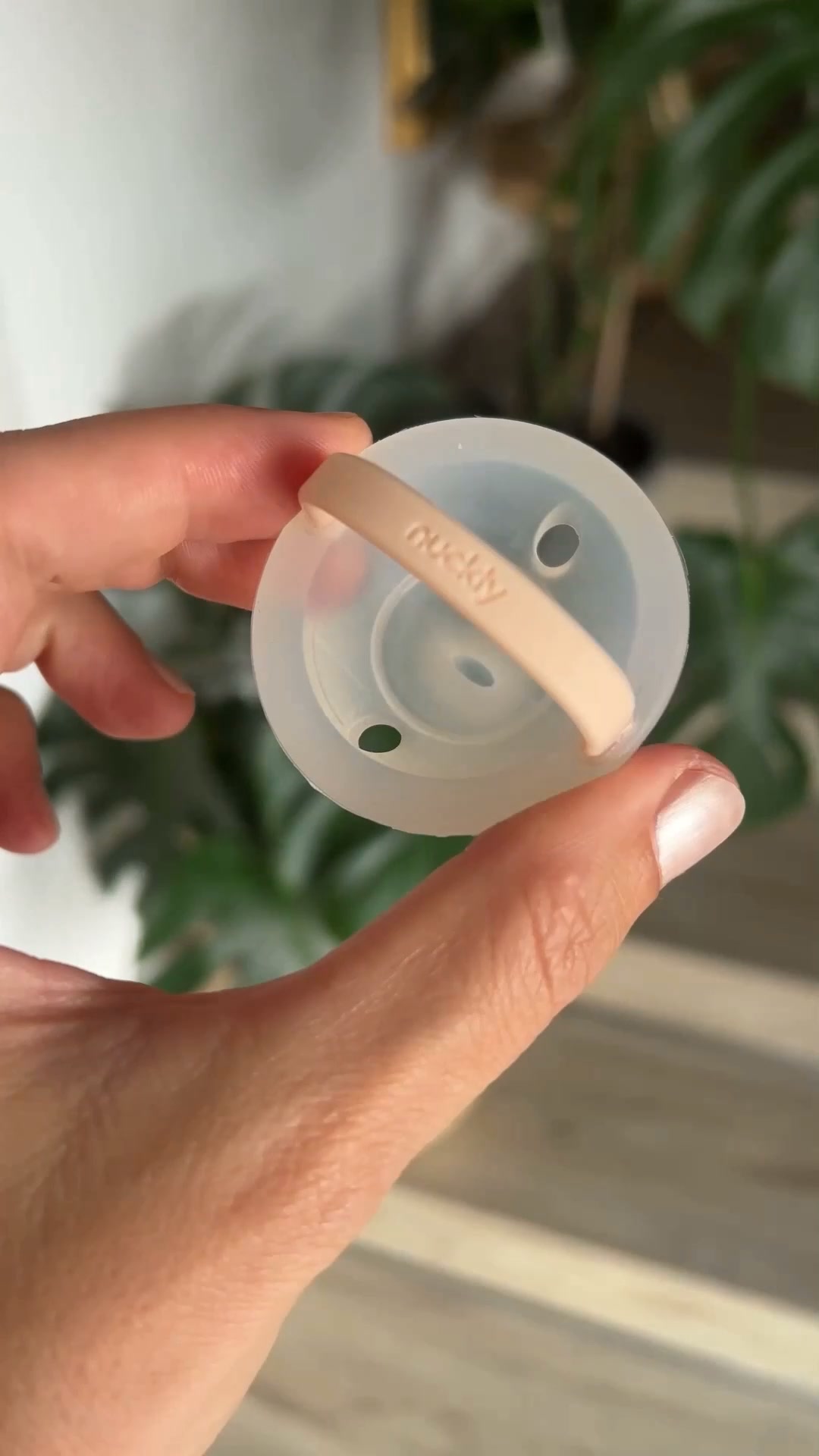 What midwives discovered about pacifier acceptance.