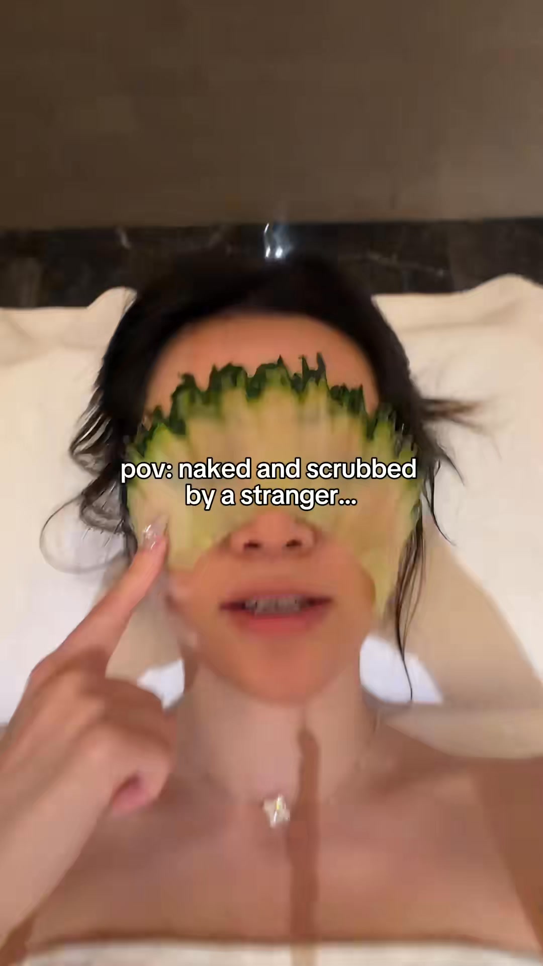 The Viral Exfoliating Glove