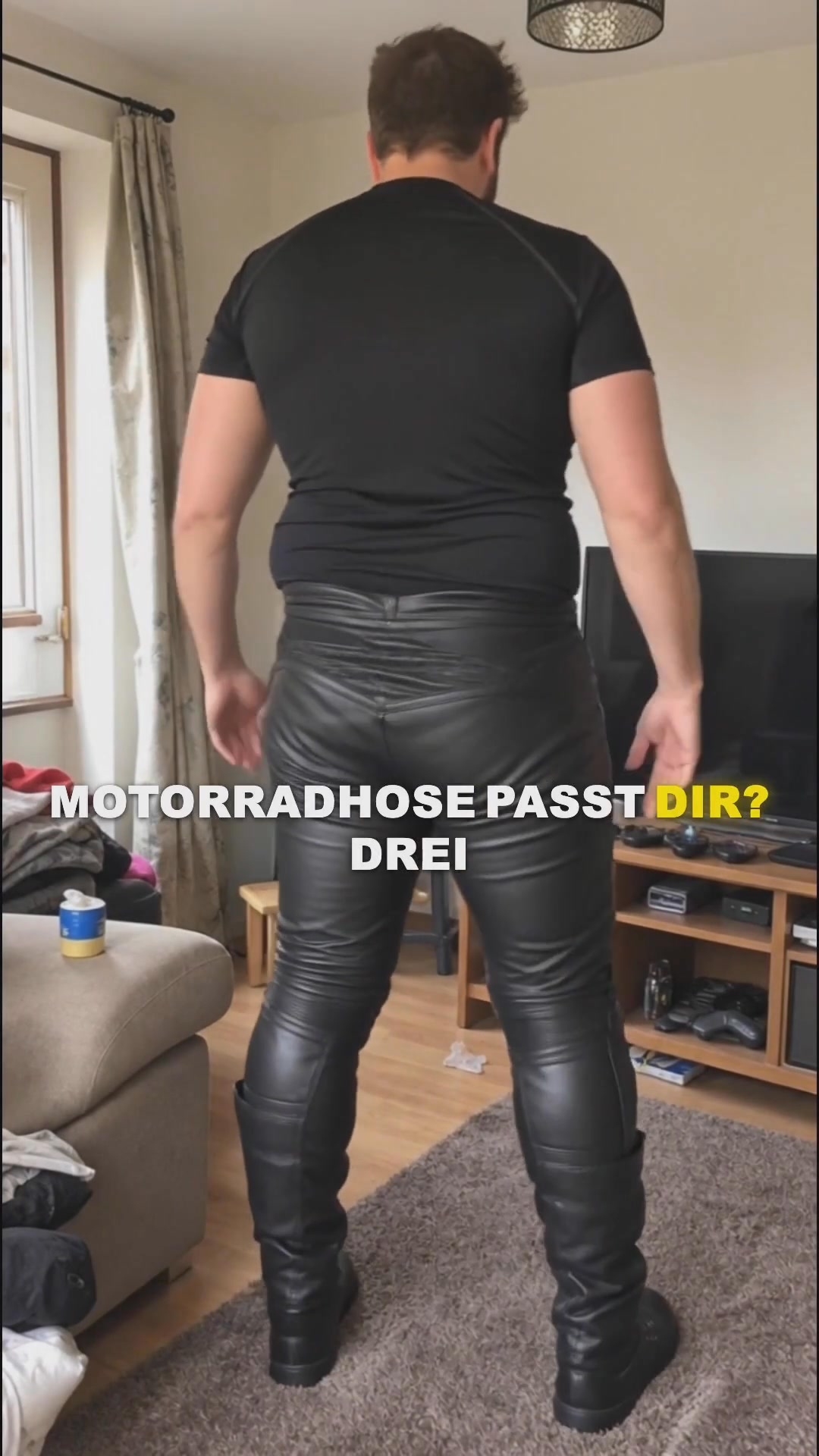 Endlich eine Motorradhose, die auch in 4XL sitzt.
