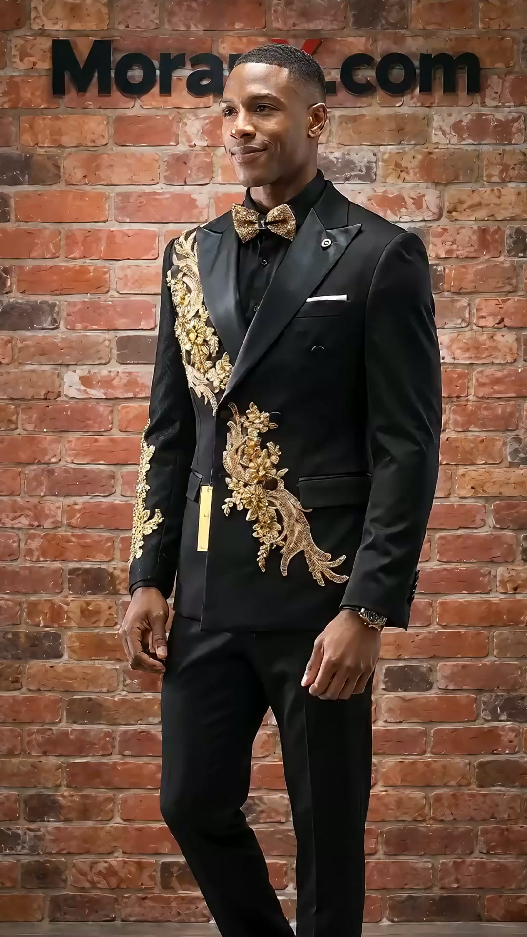 Men's Wool Blend Tweed Herringbone Suit With Outer Ticket Pocket$139