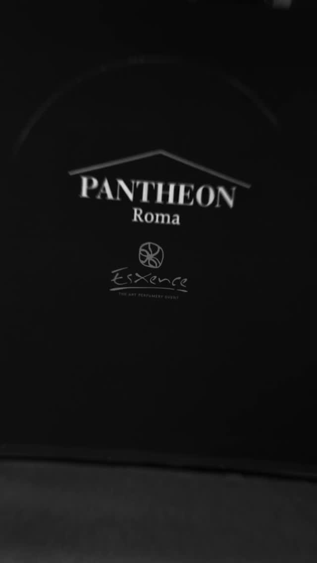 Anúncio de Pantheon Parfum