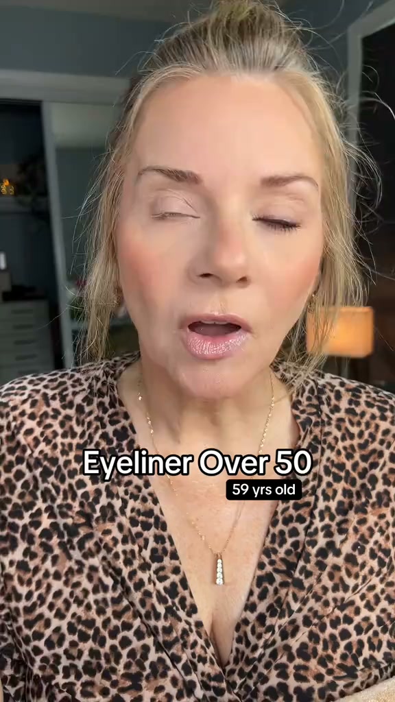24HR Waterproof Eyeliner — Buy 1 Get 1 Free