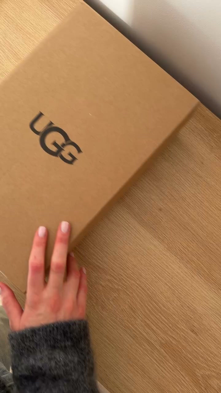 Rozpakuj swoje nowe UGG