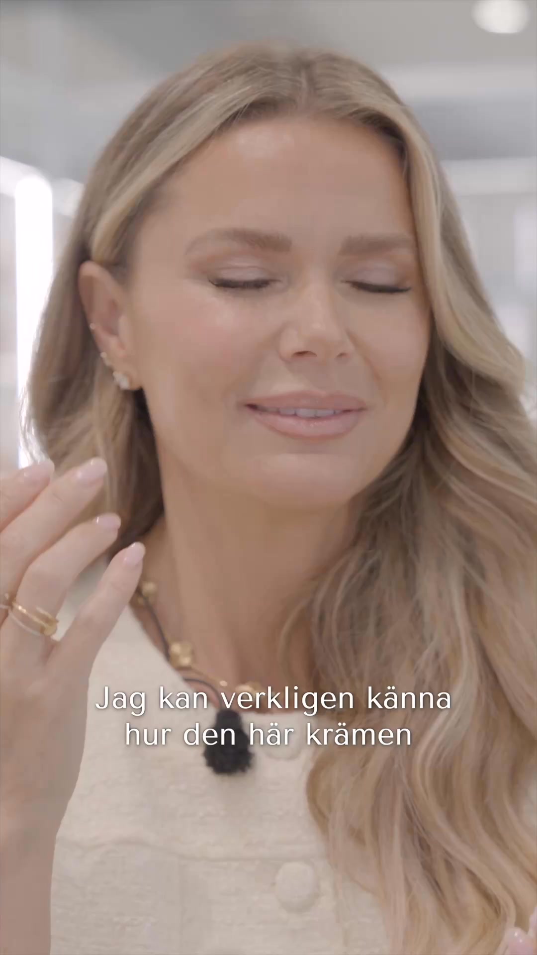 Piggare blick. Varje morgon.