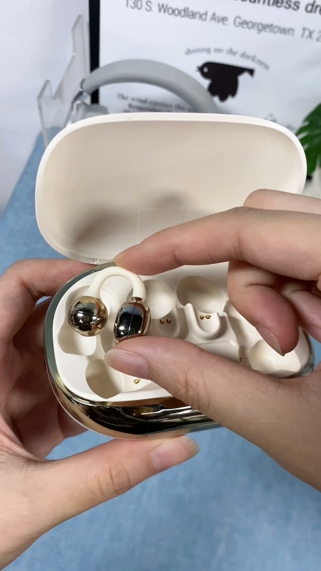 Get Three Pairs in One Case