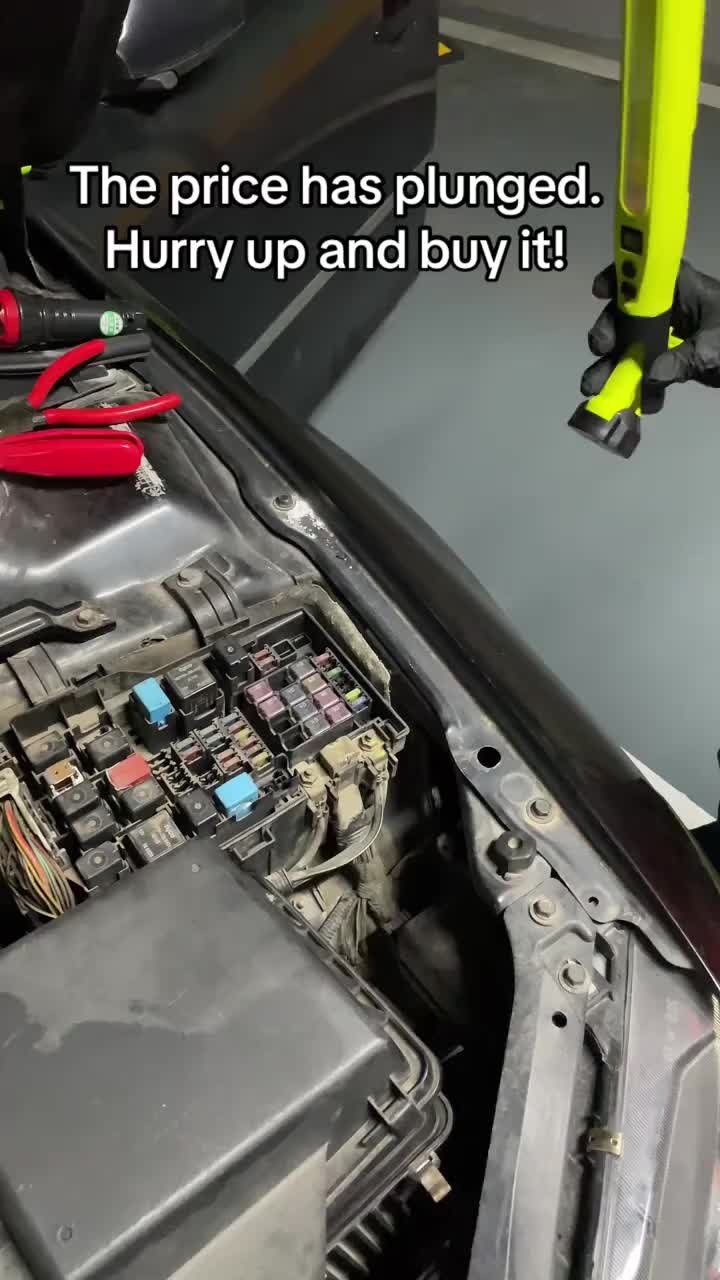 Say Goodbye to Hard-to-See Spots While Repairing Your Car!