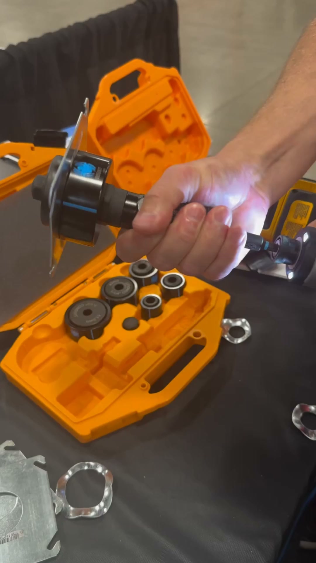 10‑Piece Knockout Punch Die Set – 1/2″–2″ Conduit Sizes, Impact Driver Compatible, Alloy Steel