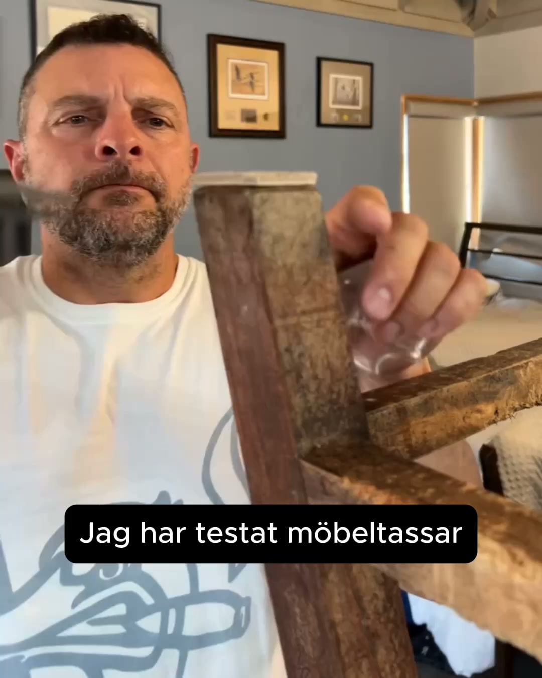 Skyddar golv från repor och märken