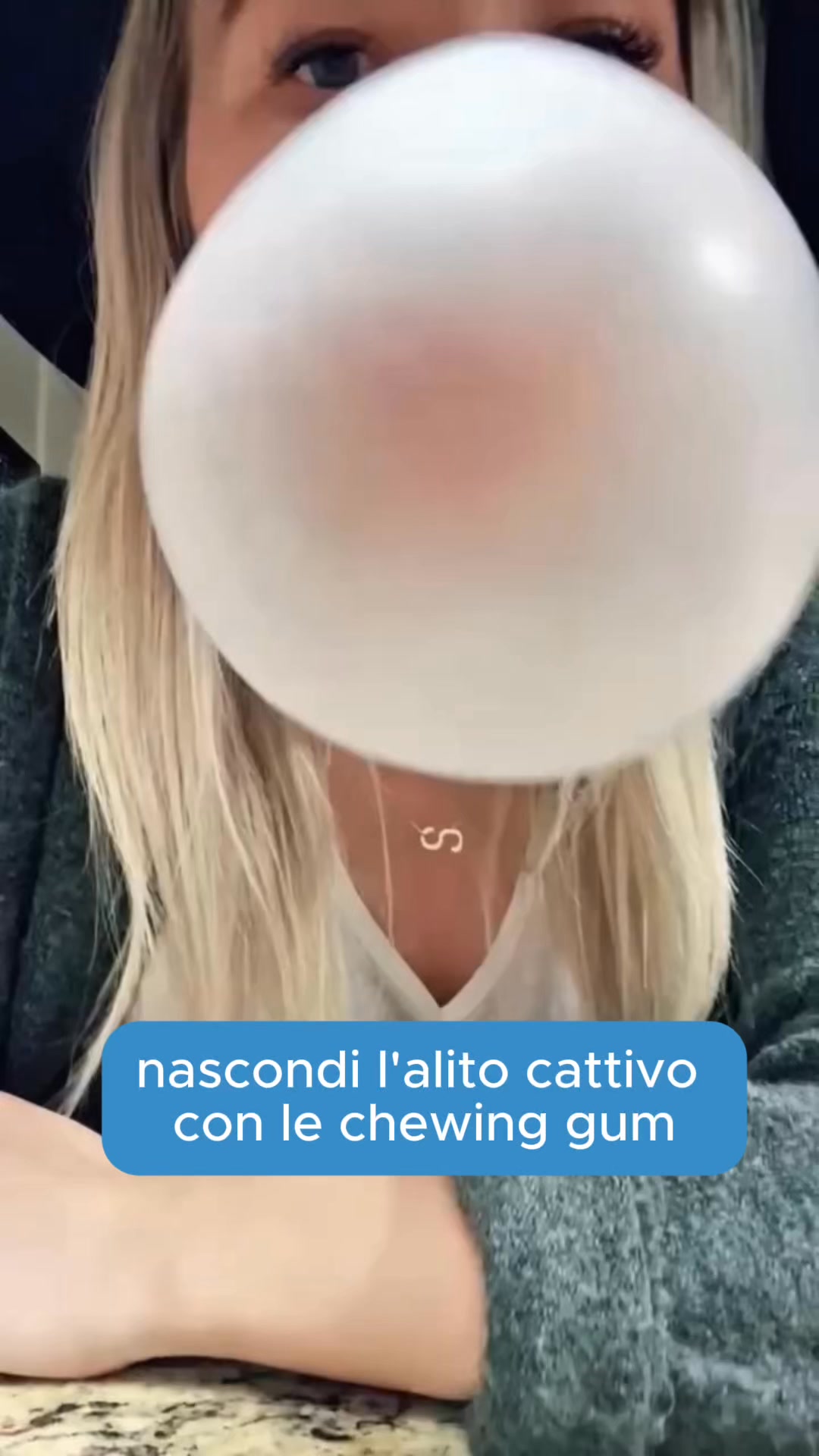La soluzione naturale contro l’alito cattivo