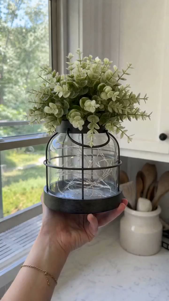 Set It Down and the Corner Looks Styled