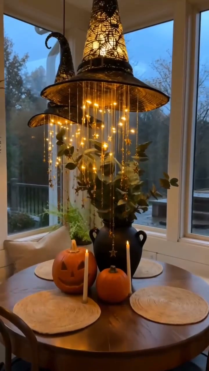 50% korting op onze Lichtgevende Heksenhoed Sfeerlamp