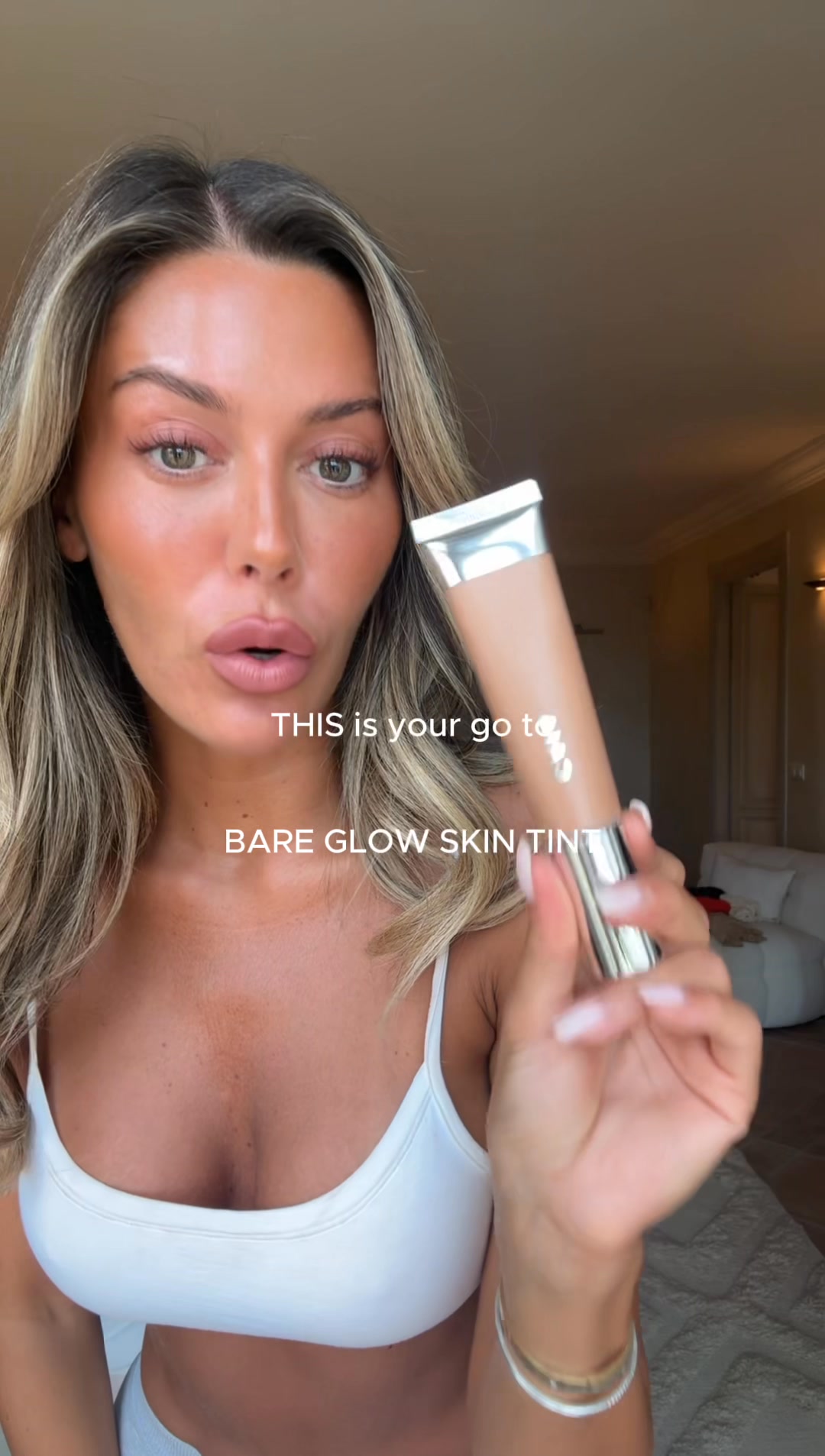 Bare Glow Perfecting Skin Tint