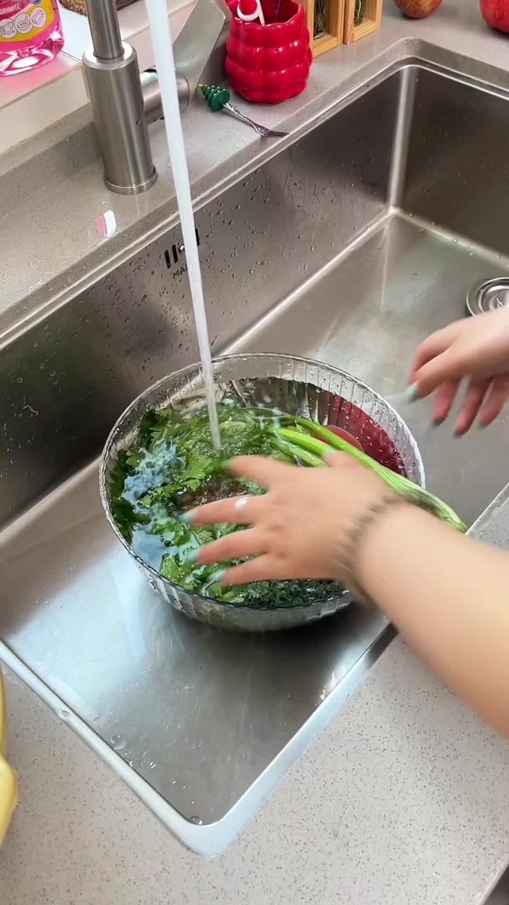 Over-the-Sink Colander Strainer Basket