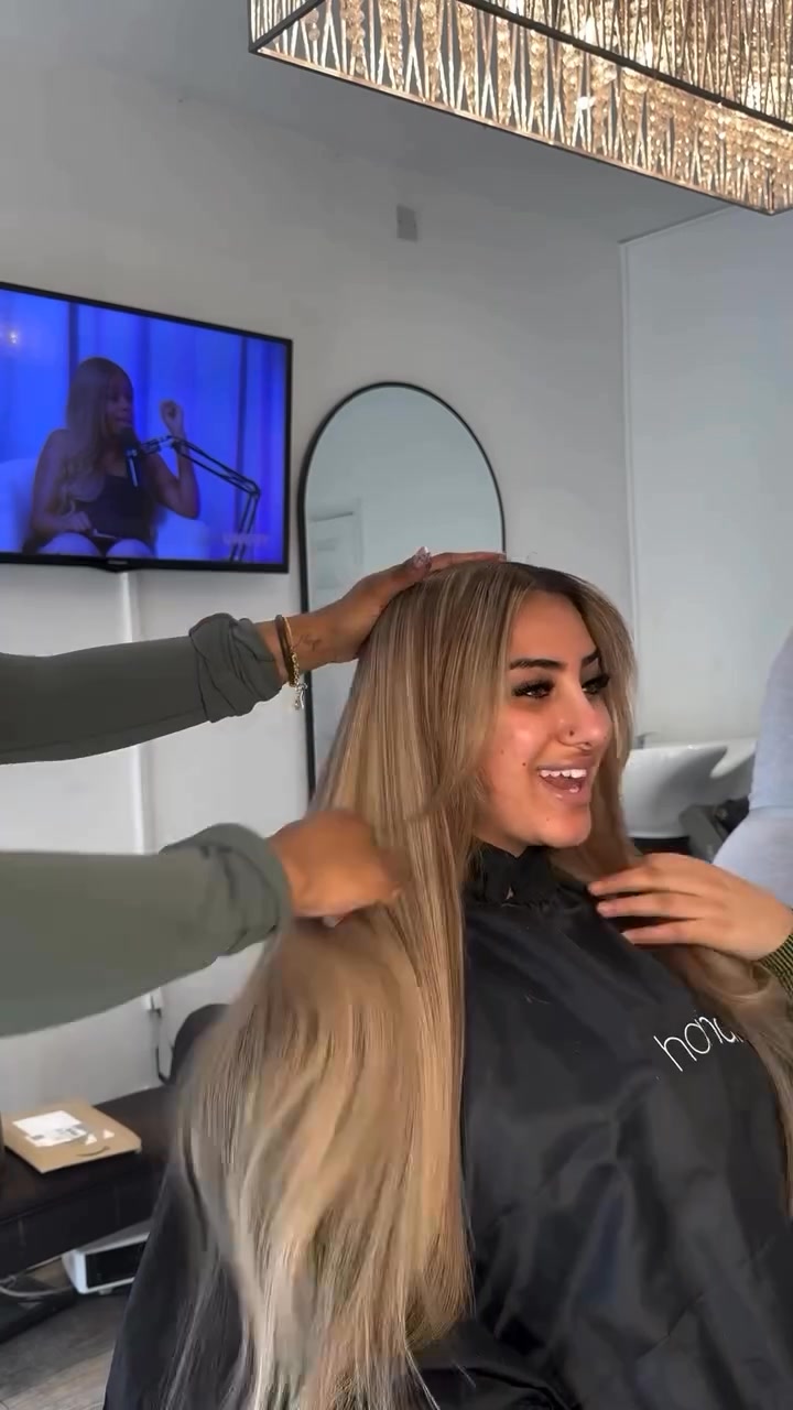 Next day delivery: Raw single donor hair