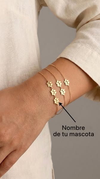 Pulsera personalizada con nombre en la patita