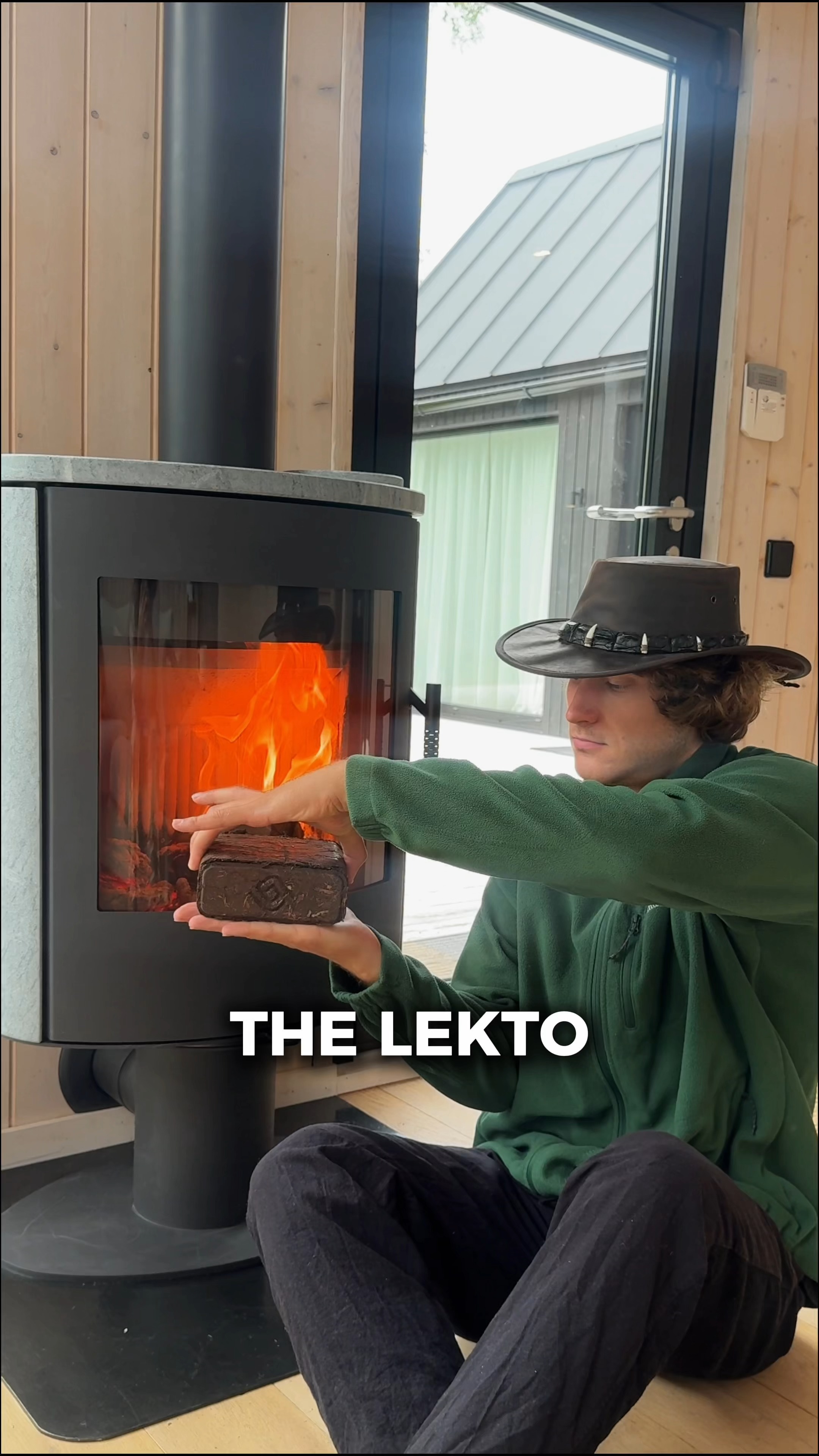 Lekto Night Briquettes burn up to 8 hours. Order now!