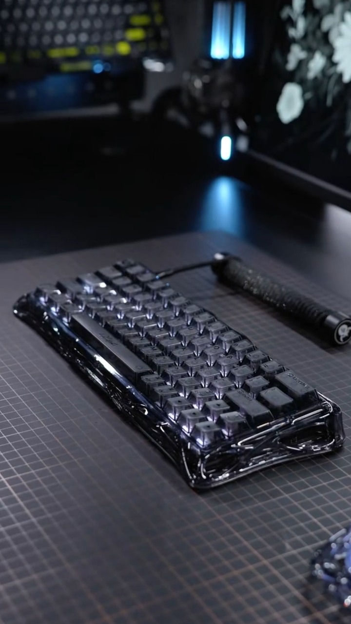 GRAVASTAR MERCURY RGB V60 RAPID TRIGGER HALL EFFECT SWITCHES 8000HZ POLLING RATE MAGNETIC WIRED GAMING KEYBOARD - ONYX CRYSTAL