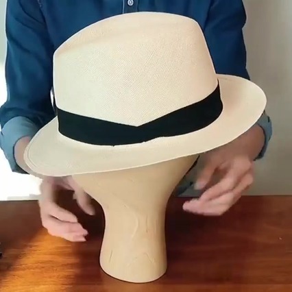 Anúncio de Tiendahat