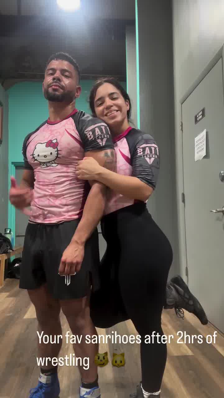 Hello Kitty rash guard energy