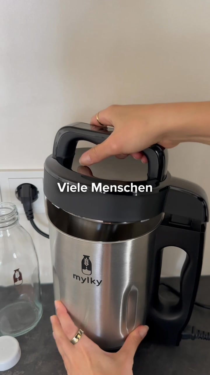 Frische pflanzliche Milch in 60 Sekunden