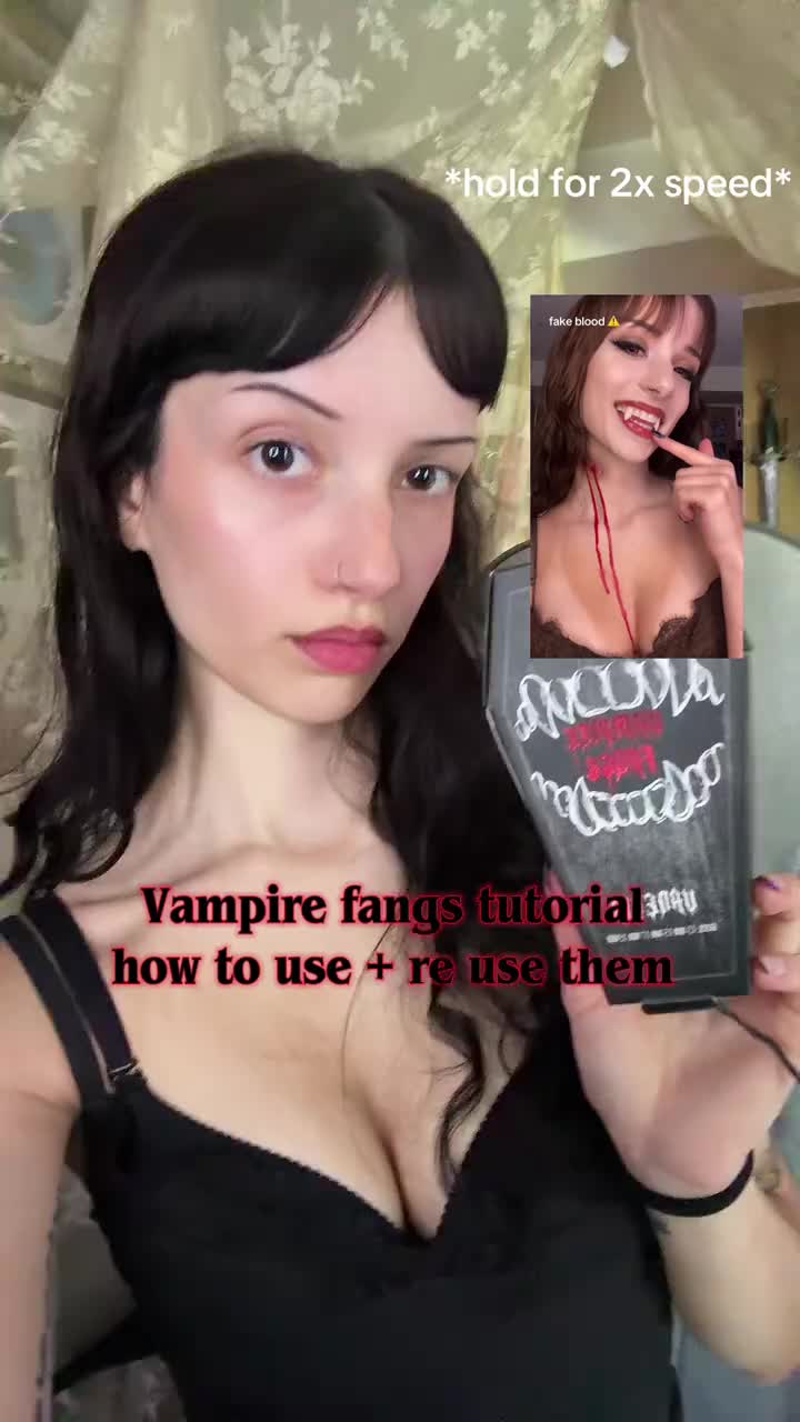 Realistic Resin Vampire Teeth