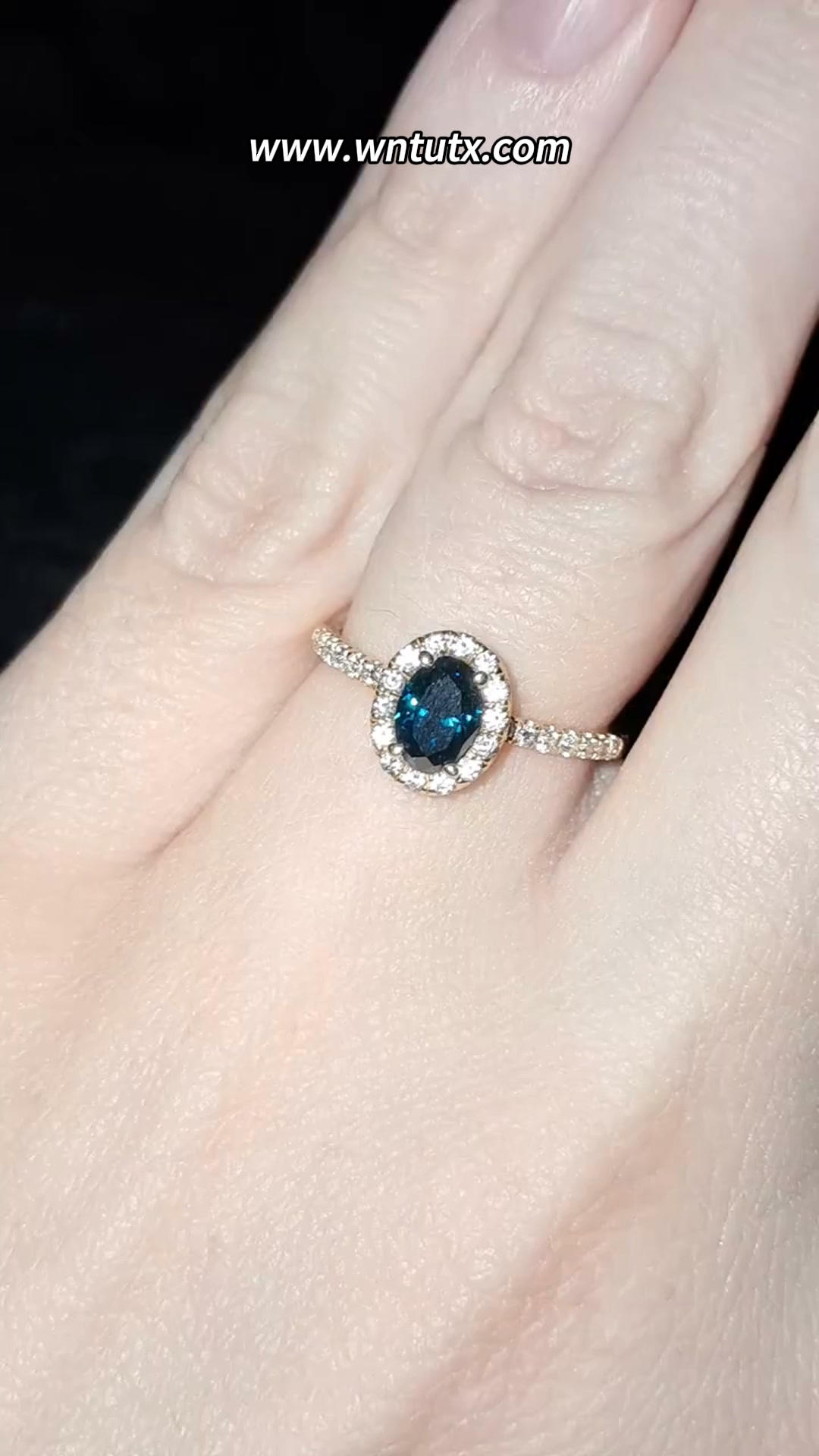 Oval‑Cut Centre Stone Halo Pave Ring