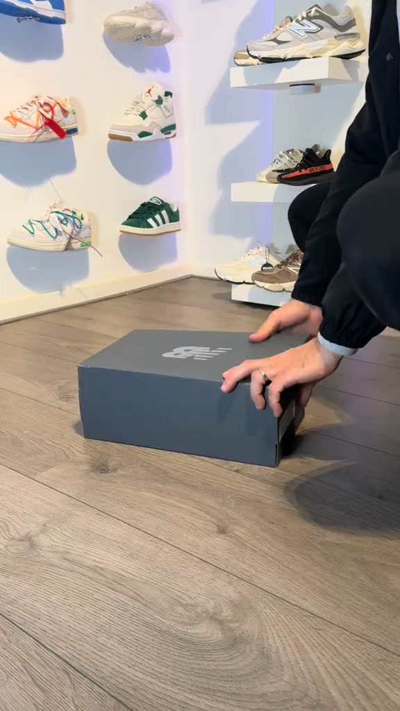 Rare-outlet