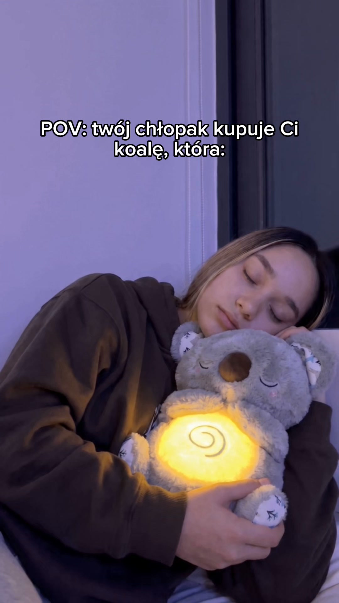 Oddycha, świeci, gra kołysanki