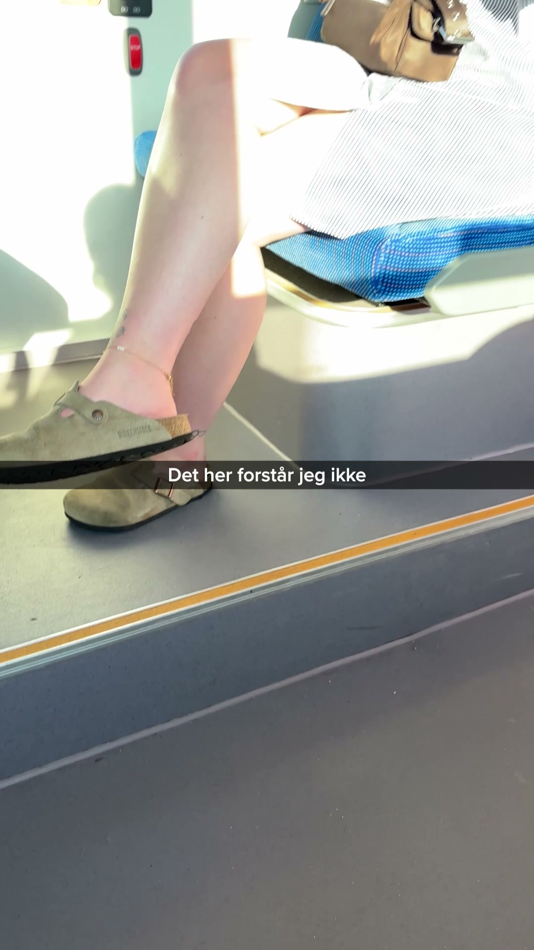 Er det en sovemaske i bussen? Nej, det er min uundværlige redning på farten