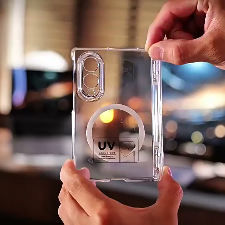 Transparent Case with MagSafe